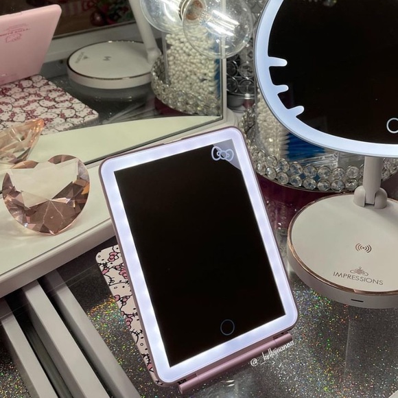NEW HELLO KITTY (WHITE/PINK) TOUCH PAD MINI TRI-TONE LED MAKEUP MIRROR - Picture 13 of 13